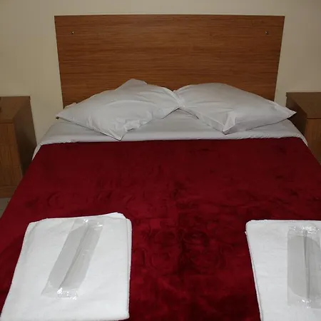 Oz Guven Otel